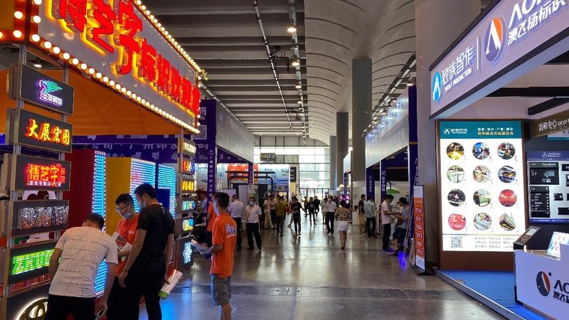 广州写真喷绘海报定制：揭秘专业背后的工艺与标准**